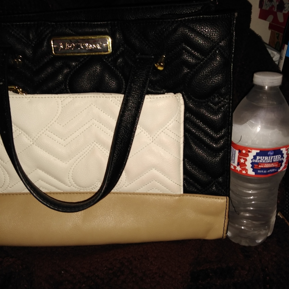 Handbag.